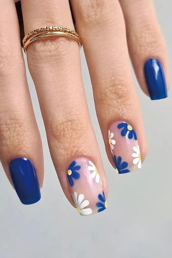 Spring Nails Square 2024: Chic Daisy Designs & Pastel Glitter Trends
